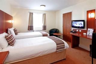 Mercure Swindon East Hotel And Spa מראה חיצוני תמונה